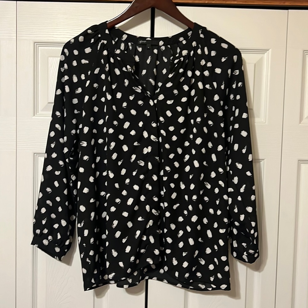 Gibson split neck popover blouse,black and white animal print,size large.
